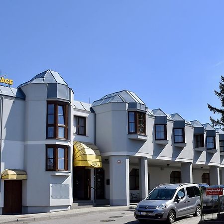 Hotel Laguna チェスケー・ブジェヨヴィツェ エクステリア 写真